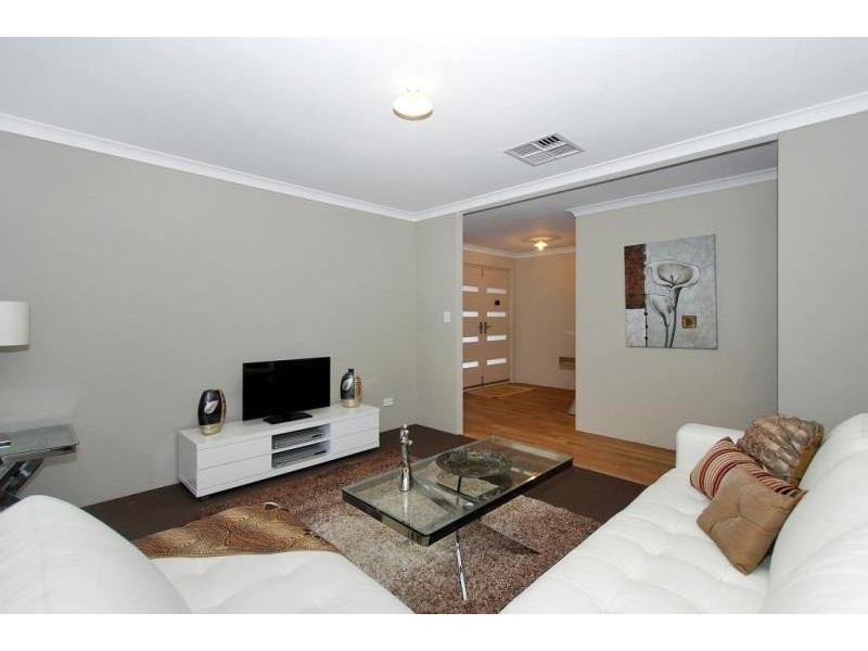16 Spruce Terrace, Aubin Grove WA 6164