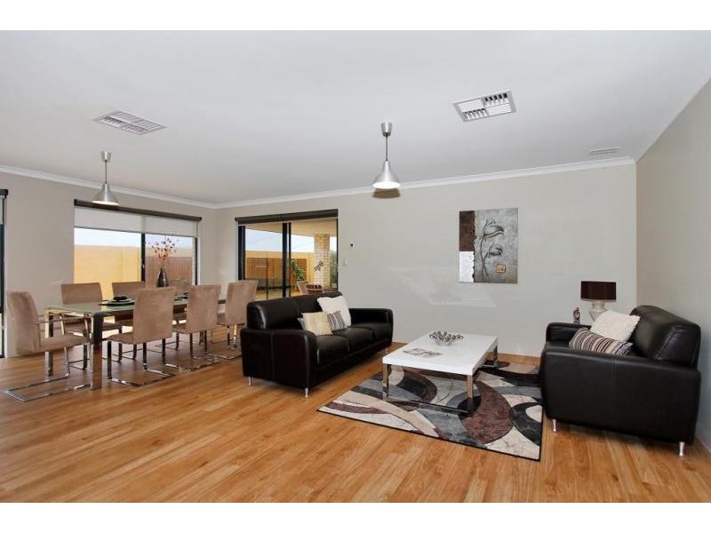 16 Spruce Terrace, Aubin Grove WA 6164