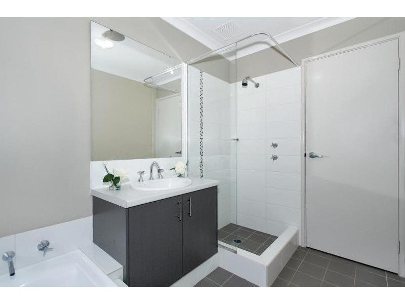 16 Spruce Terrace, Aubin Grove WA 6164