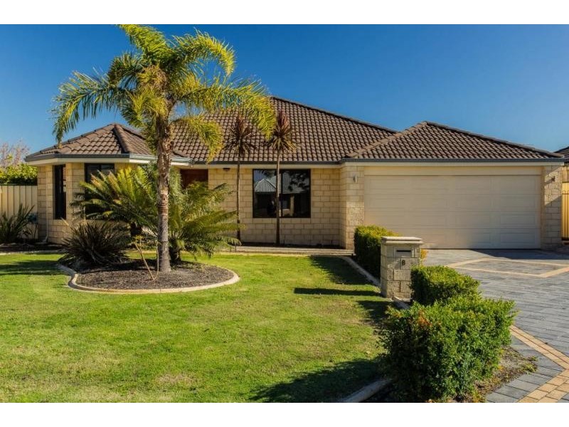 8 Sherbourne Corner, Success WA 6164