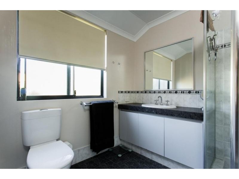 8 Sherbourne Corner, Success WA 6164