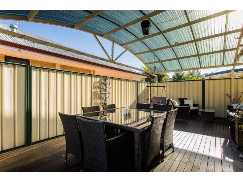 8 Sherbourne Corner, Success WA 6164