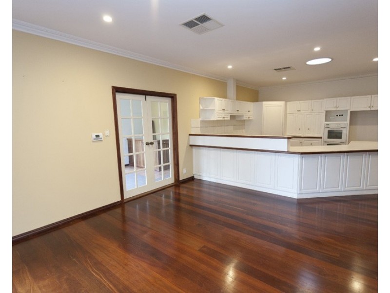 11 Turtle Point Cove, Jandakot WA 6164