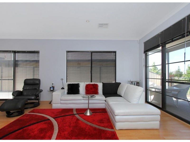 13 Mugo Lane, Aubin Grove WA 6164