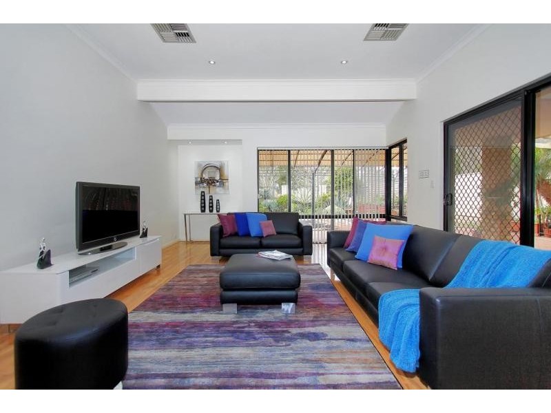 1 Portsea Gardens, Jandakot WA 6164