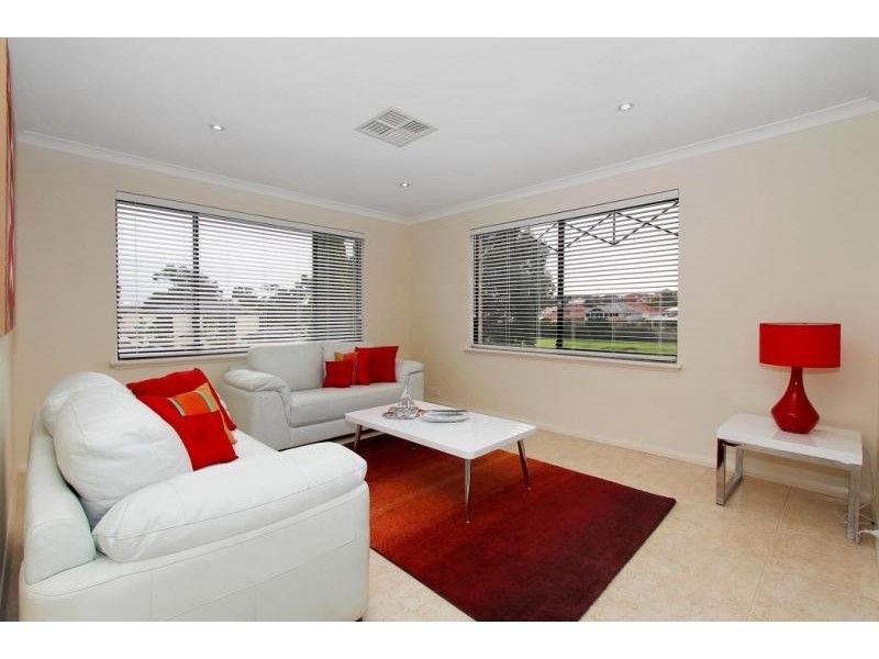 1 Portsea Gardens, Jandakot WA 6164