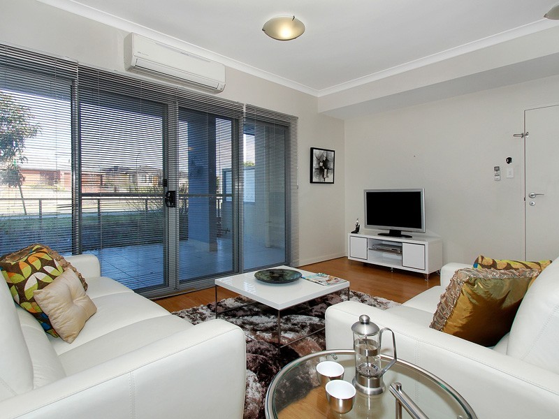 8/105 Wentworth Parade, Success WA 6164