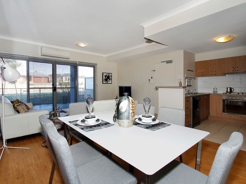 8/105 Wentworth Parade, Success WA 6164