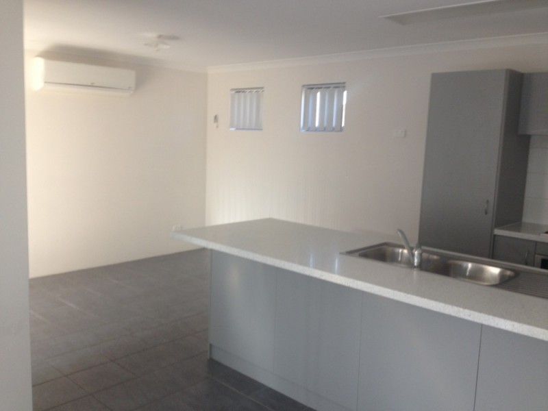 2/39 Peppermint Gardens, Aubin Grove WA 6164