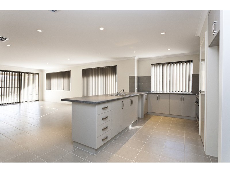 24 Pinelle Parkway, Aubin Grove WA 6164