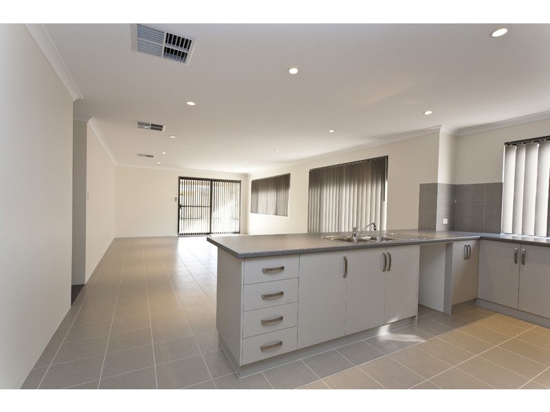 24 Pinelle Parkway, Aubin Grove WA 6164