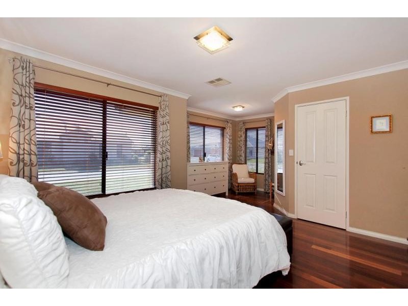 48 Halcyon Way, Atwell WA 6164