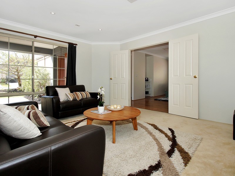 30 The Lakes Boulevard, Jandakot WA 6164