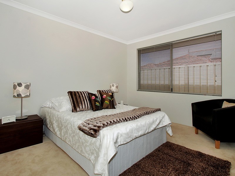 30 The Lakes Boulevard, Jandakot WA 6164