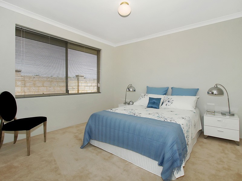 30 The Lakes Boulevard, Jandakot WA 6164