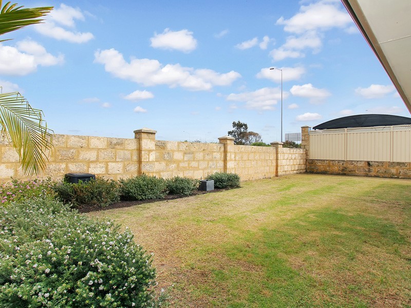 30 The Lakes Boulevard, Jandakot WA 6164