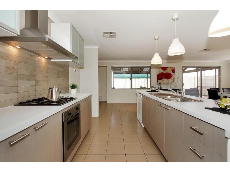 8 Burdekin Vista, Hammond Park WA 6164