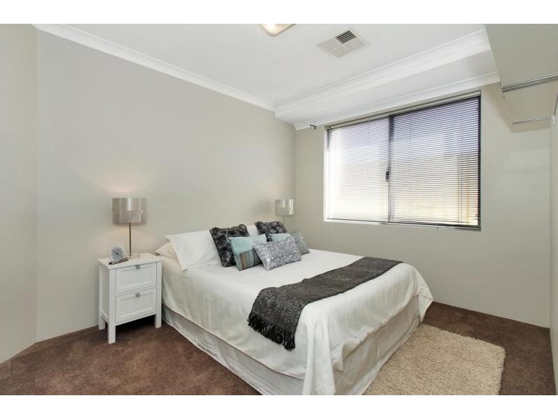 8 Burdekin Vista, Hammond Park WA 6164