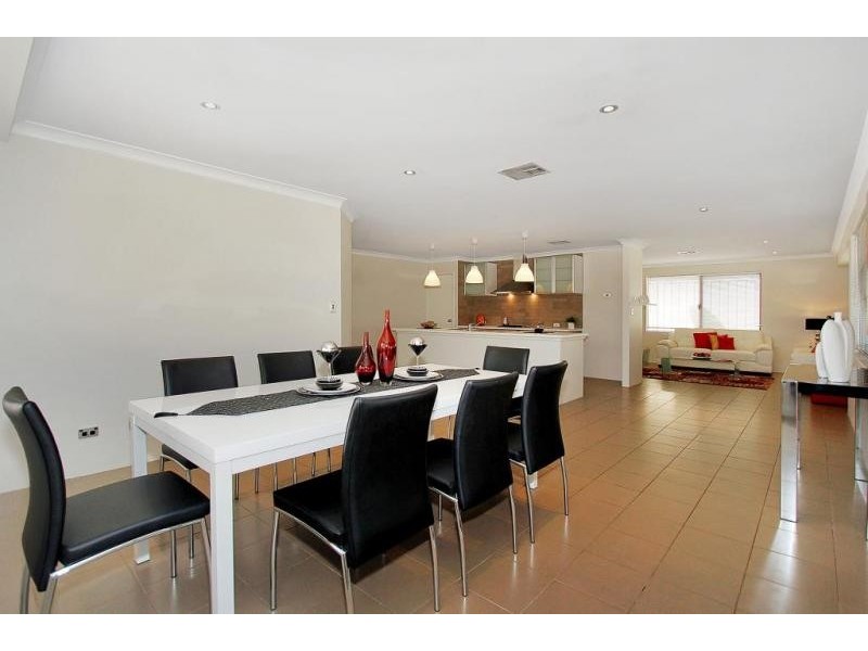 8 Burdekin Vista, Hammond Park WA 6164