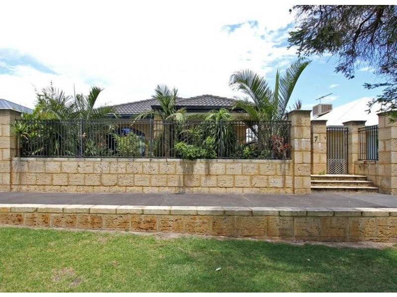 7 Paperbark Lane, Atwell WA 6164