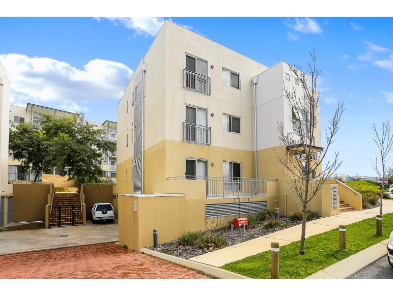 4/9 Ibera Way, Success WA 6164
