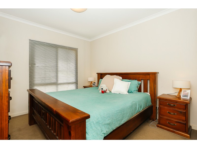 4/9 Ibera Way, Success WA 6164