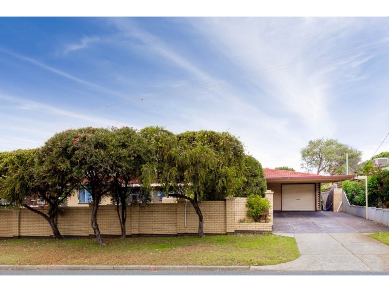 19 Davies Crescent, Kardinya WA 6163