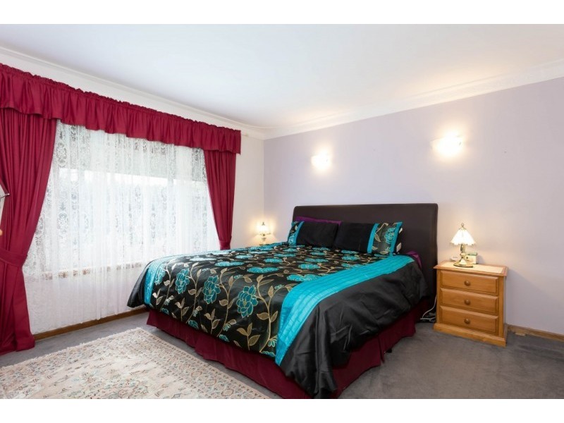 19 Davies Crescent, Kardinya WA 6163