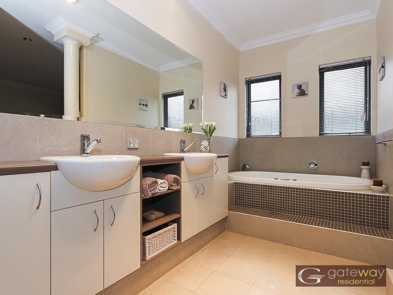 10 Brindabella Avenue, Aubin Grove WA 6164