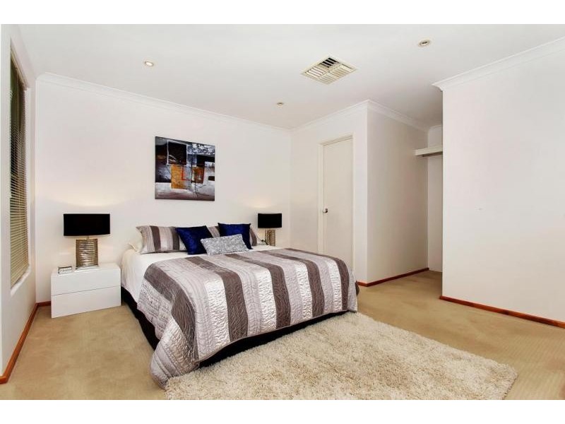 3 Belvoir Crescent, Orelia WA 6167