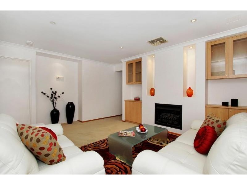 3 Belvoir Crescent, Orelia WA 6167