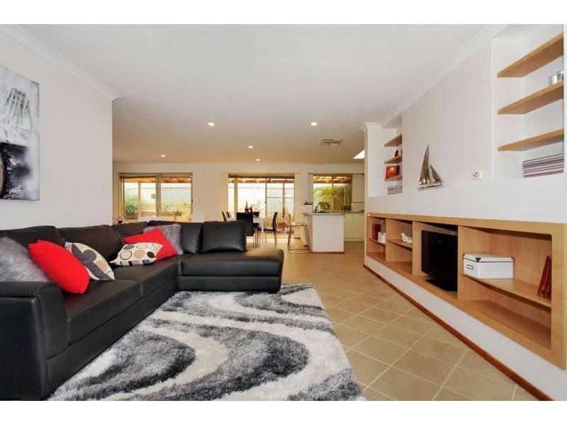 3 Belvoir Crescent, Orelia WA 6167