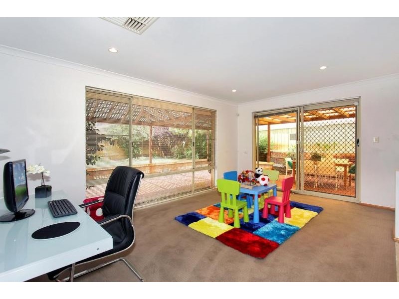 3 Belvoir Crescent, Orelia WA 6167