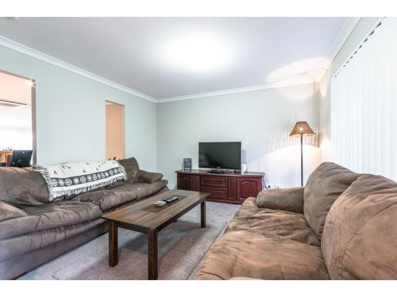 1 Jenniphur Court, Atwell WA 6164
