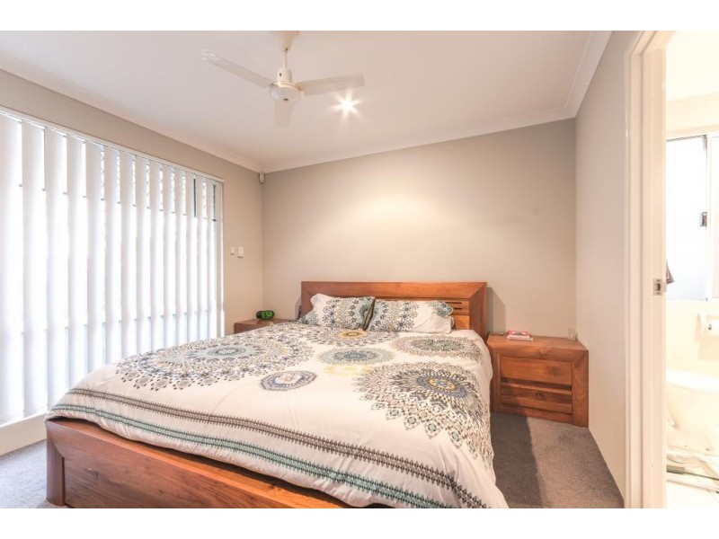 1 Jenniphur Court, Atwell WA 6164