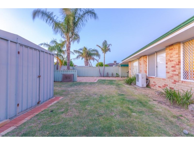 1 Jenniphur Court, Atwell WA 6164