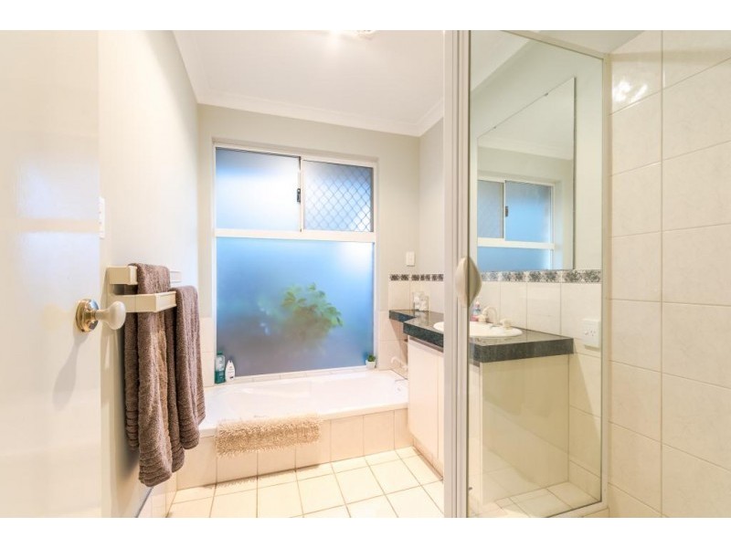 1 Jenniphur Court, Atwell WA 6164