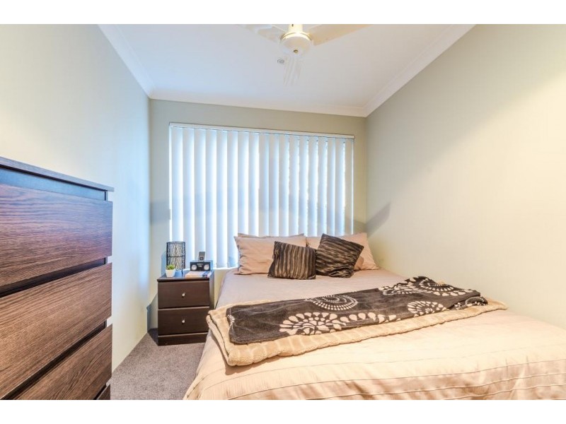 1 Jenniphur Court, Atwell WA 6164