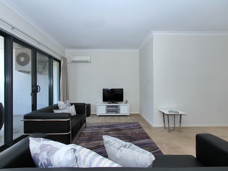 40/2 Stockton Bend, Cockburn Central WA 6164