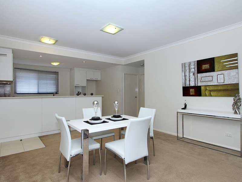 40/2 Stockton Bend, Cockburn Central WA 6164