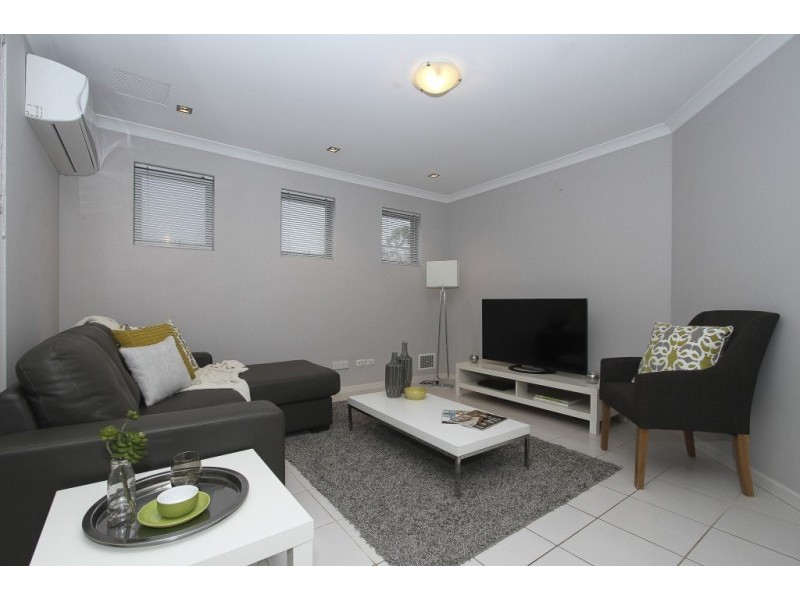 3/3 Peppermint Gardens, Aubin Grove WA 6164