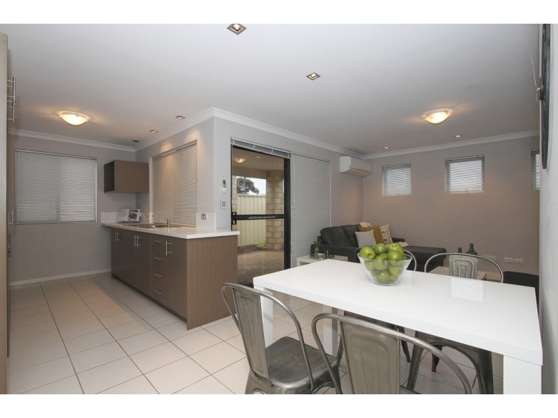 3/3 Peppermint Gardens, Aubin Grove WA 6164