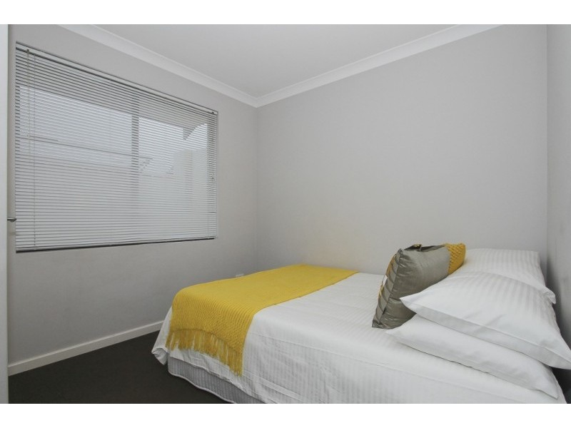 3/3 Peppermint Gardens, Aubin Grove WA 6164