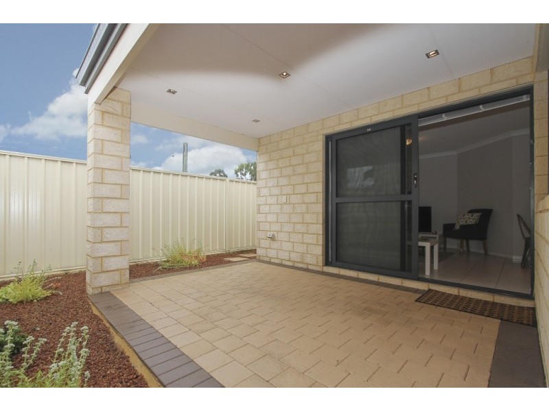 3/3 Peppermint Gardens, Aubin Grove WA 6164