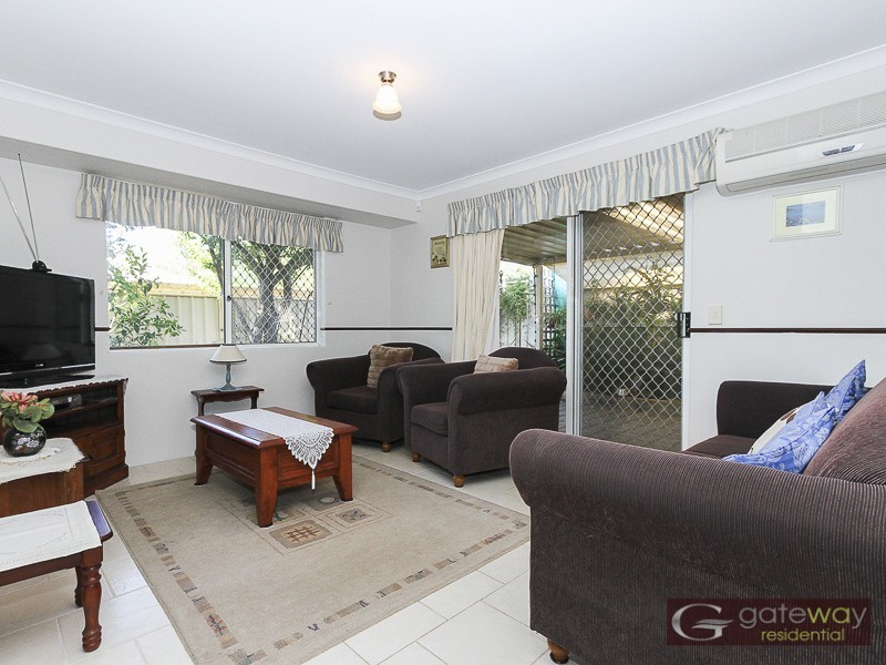 10 Belaring Place, Kenwick WA 6107