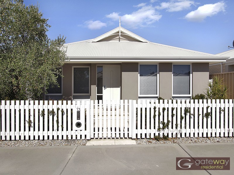 13 Essence Bend, Atwell WA 6164