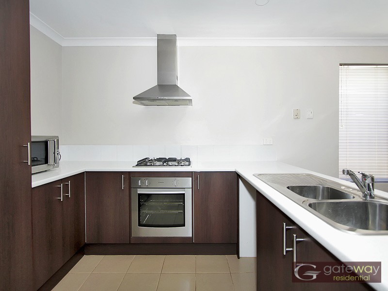 13 Essence Bend, Atwell WA 6164