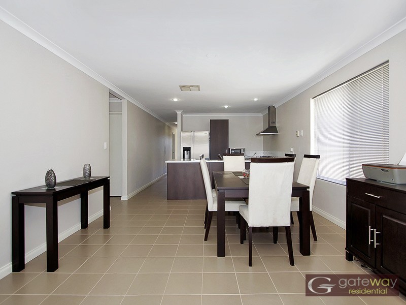 13 Essence Bend, Atwell WA 6164