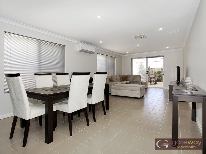 13 Essence Bend, Atwell WA 6164