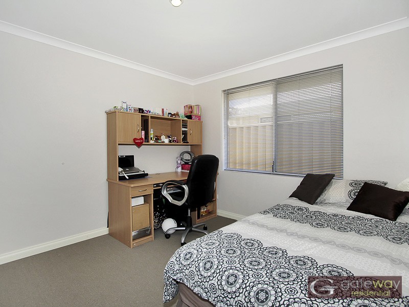 13 Essence Bend, Atwell WA 6164